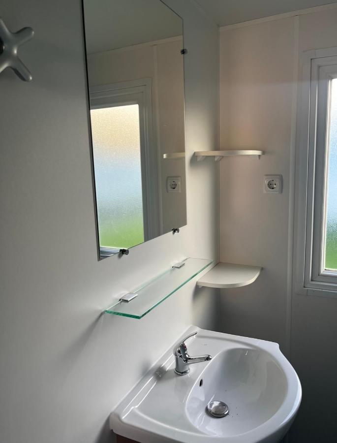 Auberge Des Etangs Roussent ภายนอก รูปภาพ