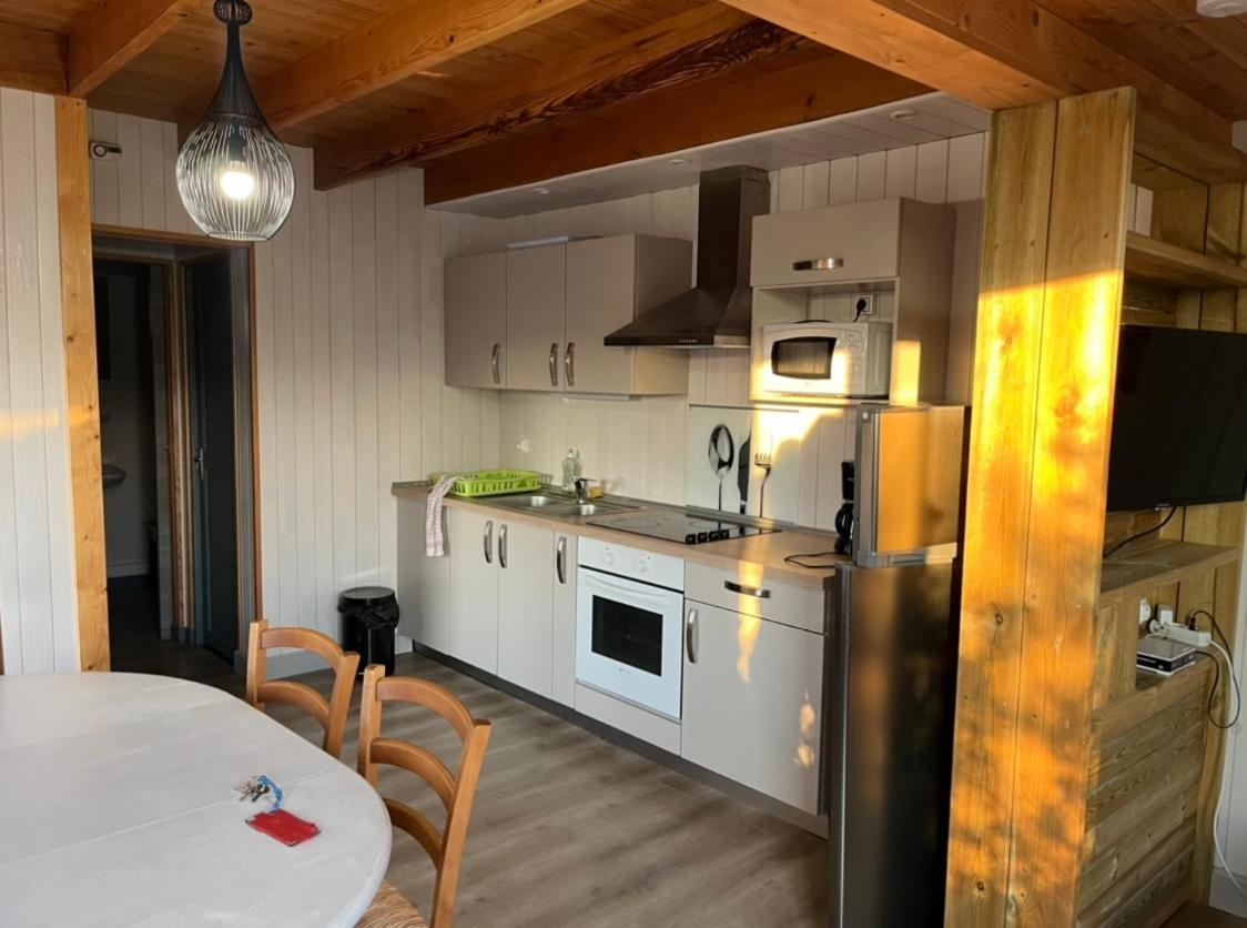 Auberge Des Etangs Roussent ภายนอก รูปภาพ