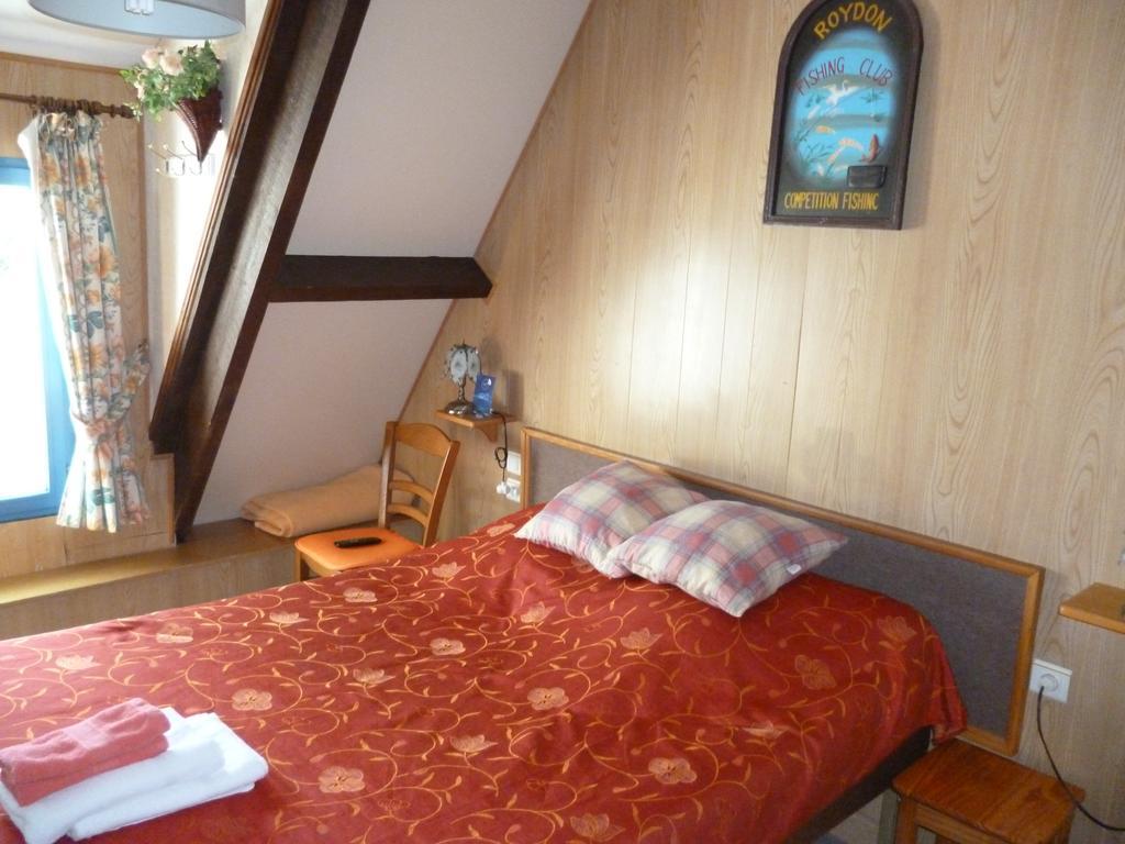 Auberge Des Etangs Roussent ภายนอก รูปภาพ